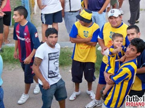La Rioja juega por sus ni�os en partido ben�fico