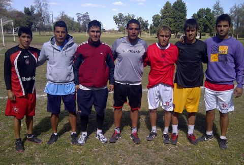 Independiente sum� refuerzos locales  