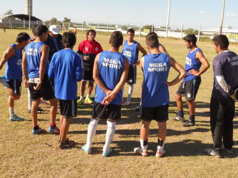 Tesorieri, de local, inicia el camino   en busca del soado ascenso