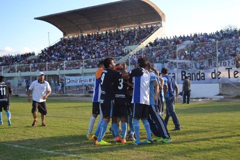 Tesorieri sufri, pero gan y suea el ascenso