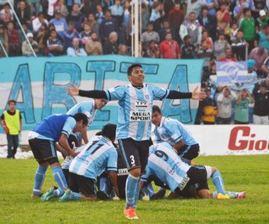 Tesorieri gan� en los penales y obtuvo un hist�rico ascenso