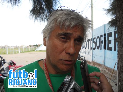 Carlos Ereros DT del Club A. Am�rico Tesorieri 