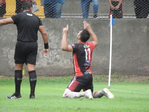 Andino gole� a Rioja Jrs 